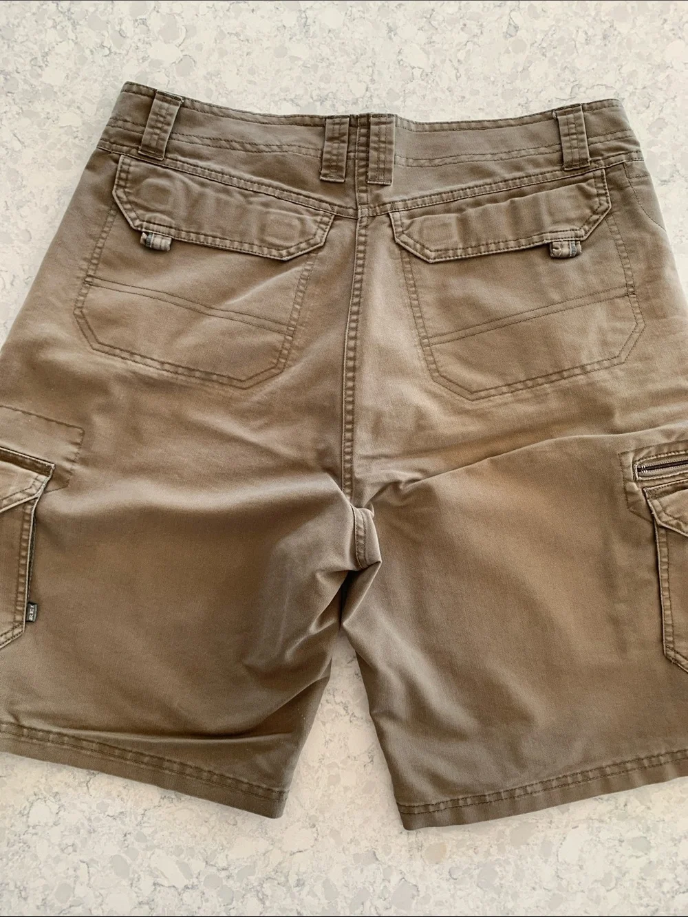 REI Men's Khaki Cargo Shorts - Picture 4 of 9